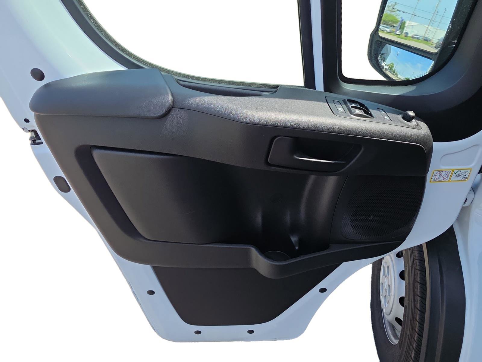 Used 2023 RAM ProMaster 2500 w/ Driver Convenience Group FWD image 9
