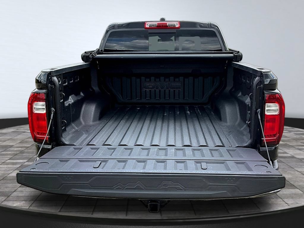 Used 2024 GMC Canyon AT4 w/ Technology Package AWD/4WD image 9