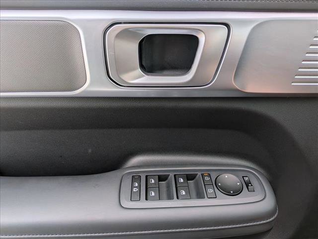 Used 2025 Hyundai Santa Fe SEL image 16