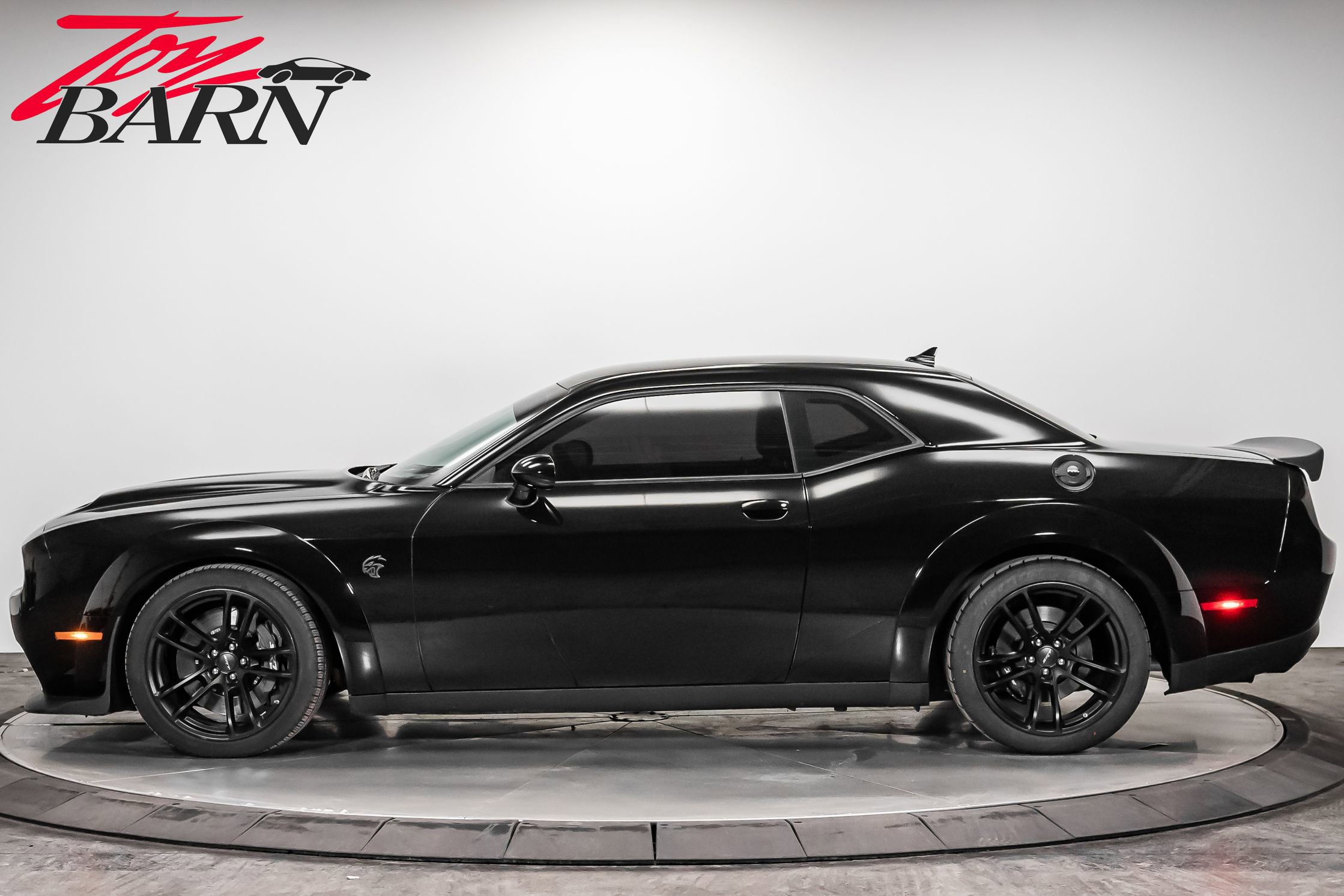 Used 2022 Dodge Challenger SRT Hellcat image 2
