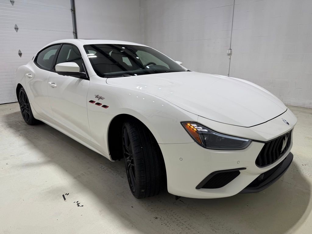 Used 2023 Maserati Ghibli Trofeo image 3