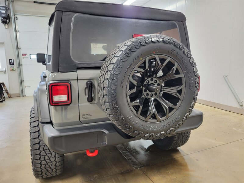 Used 2022 Jeep Wrangler Unlimited Sport AWD/4WD image 9
