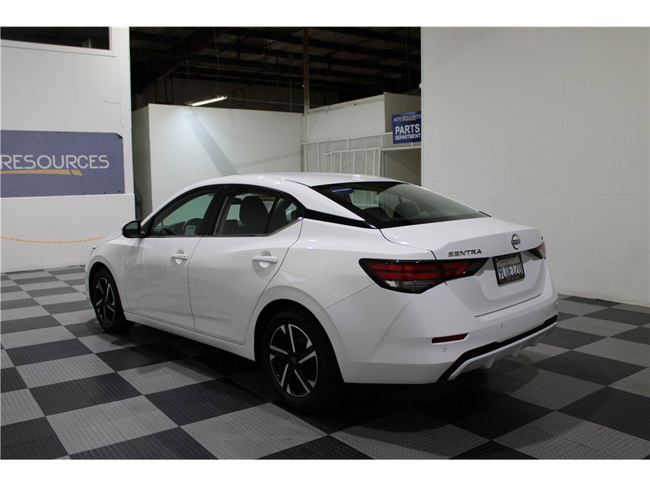 Used 2024 Nissan Sentra SV image 6