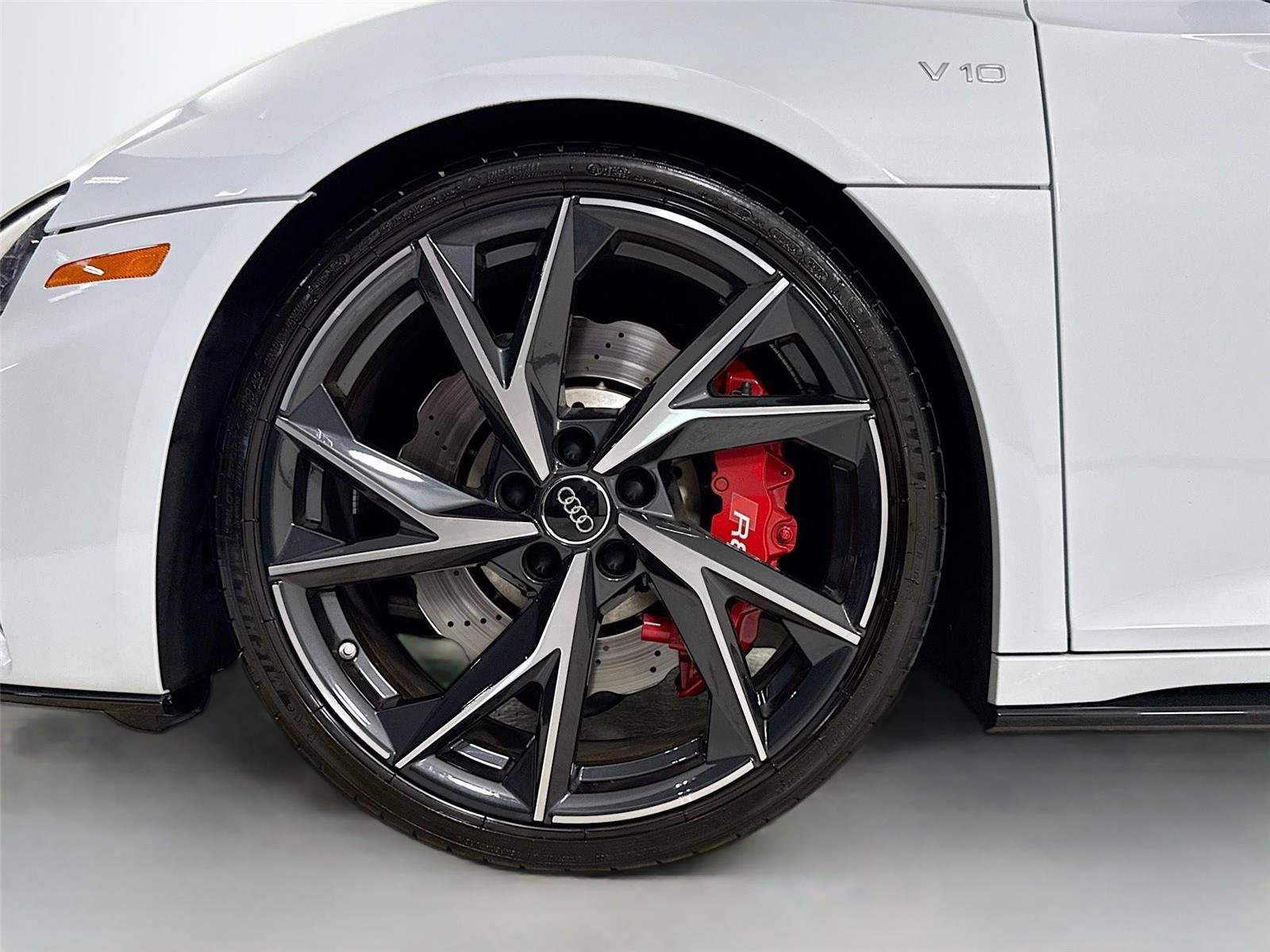 Used 2021 Audi R8 V10 w/ Premium Package image 33