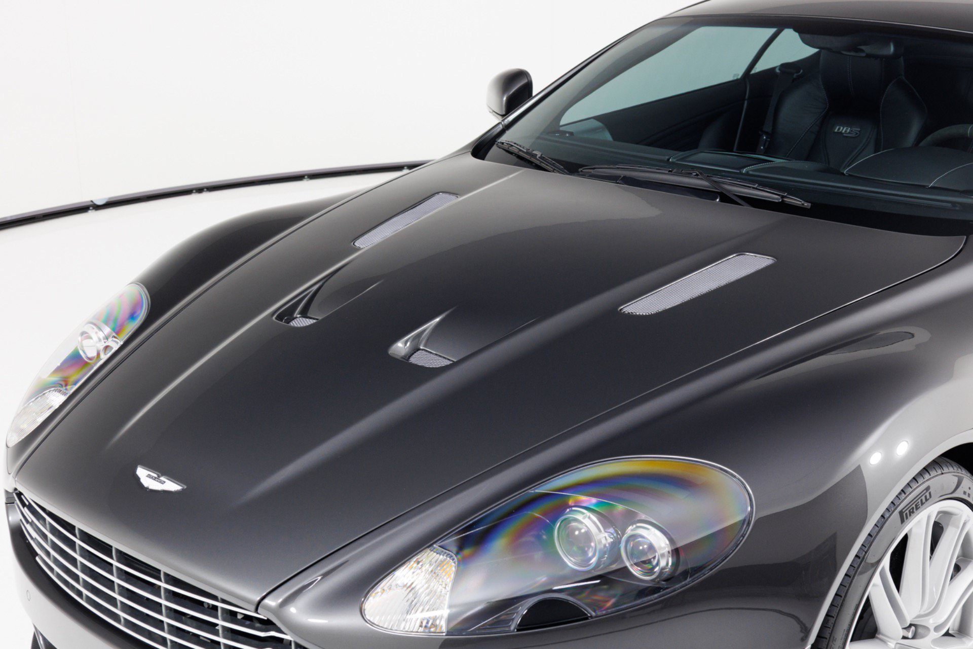 Used 2011 Aston Martin DBS Coupe RWD image 38