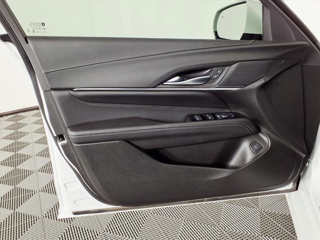 Certified 2025 Cadillac CT4 Luxury image 16