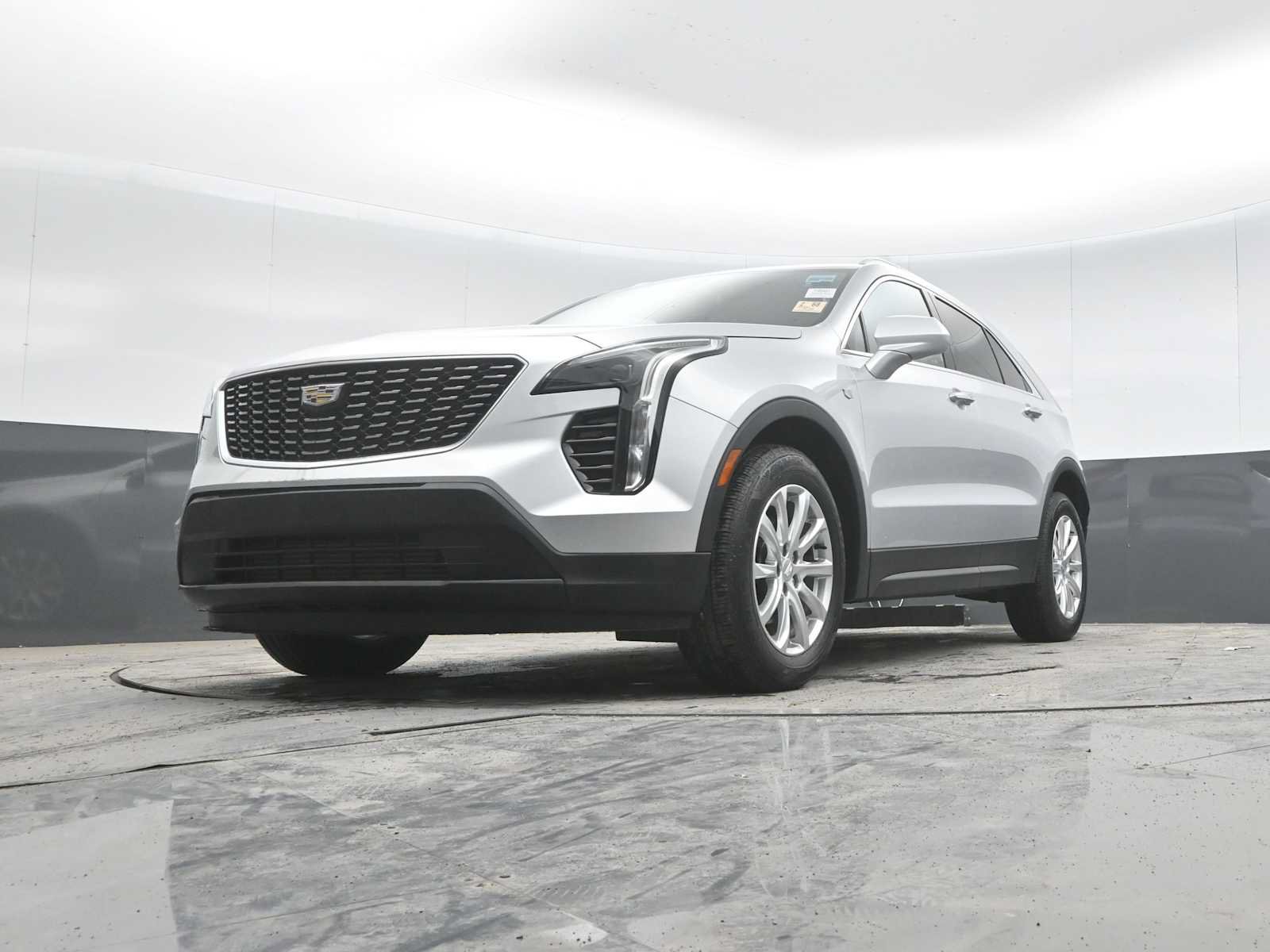 Used 2019 Cadillac XT4 Luxury w/ Cold Weather Package AWD/4WD image 40