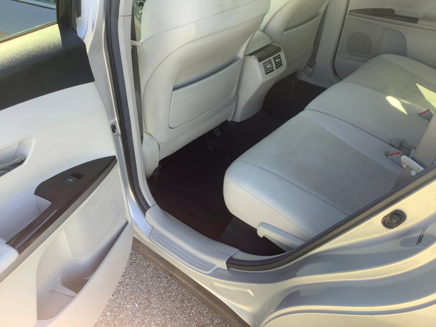 Used 2011 Toyota Venza AWD w/ Convenience Pkg image 16