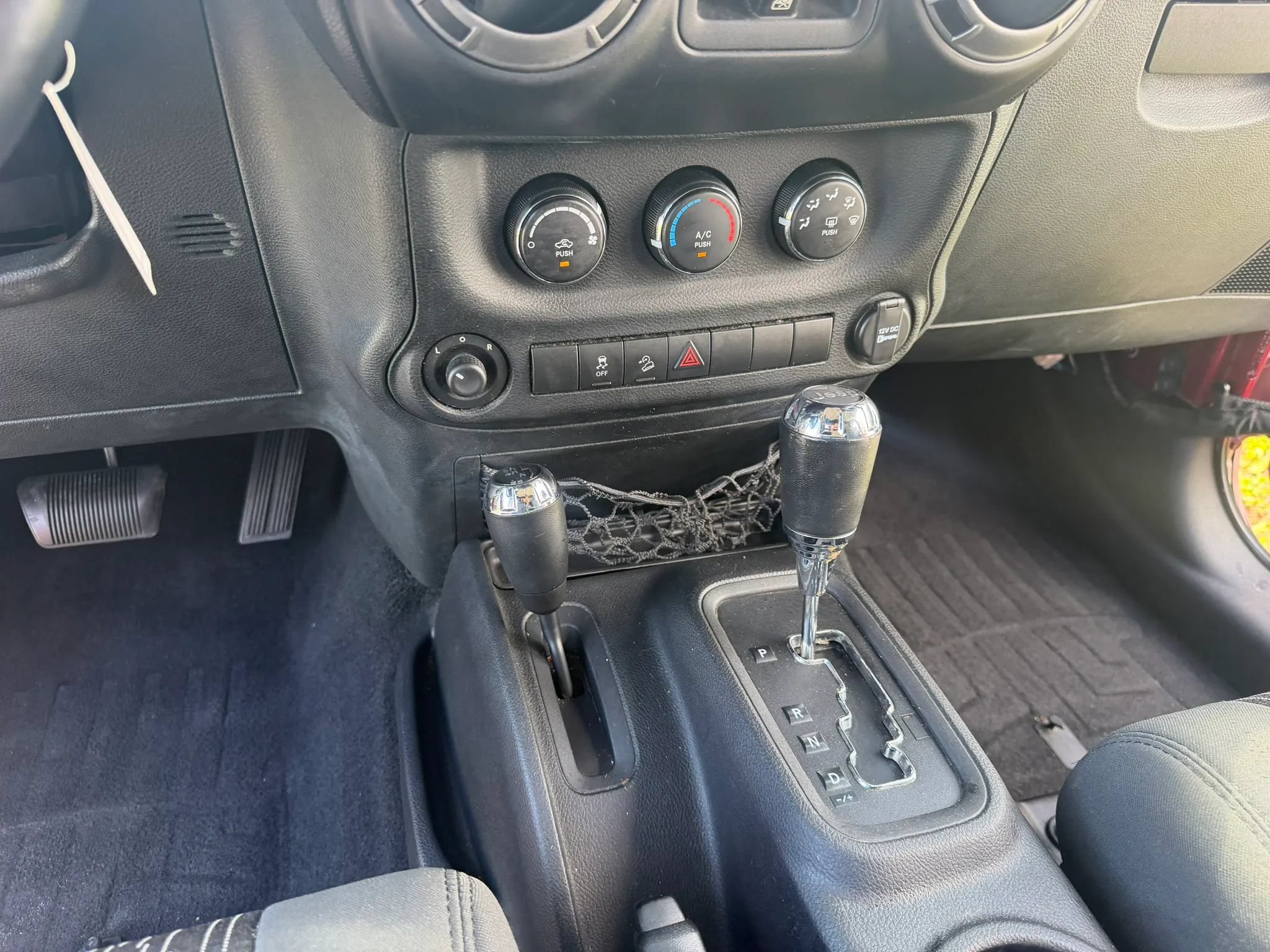 Used 2012 Jeep Wrangler Unlimited Sport AWD/4WD image 18