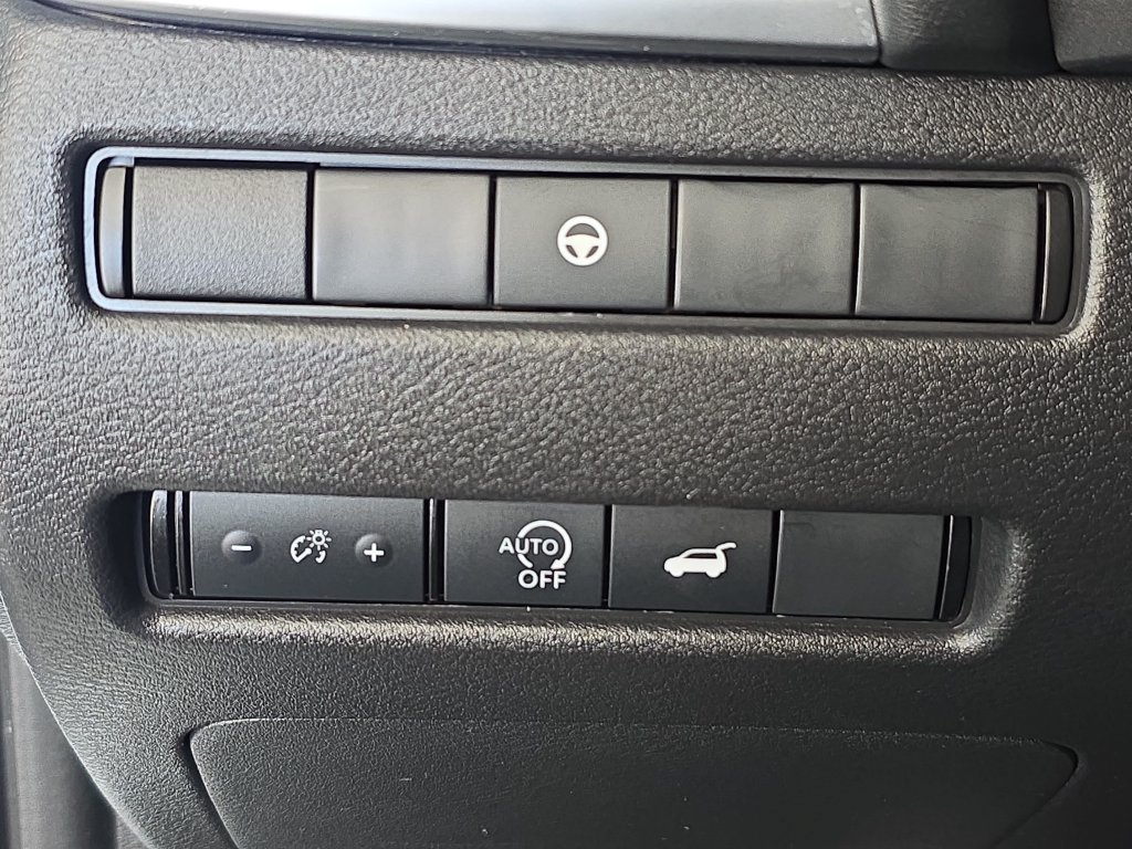 Used 2024 Nissan Rogue SL w/ SL Premium Package FWD image 33