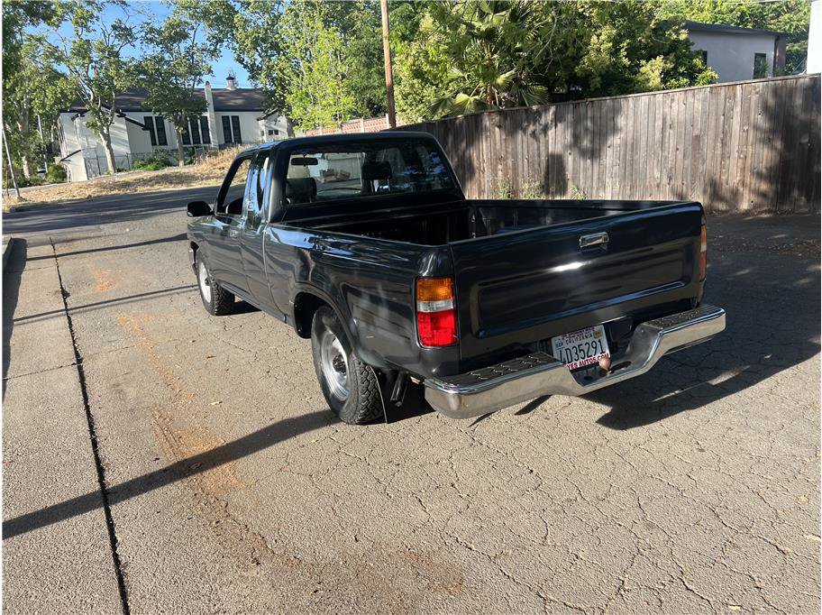 Used 1990 Toyota Pickup Deluxe image 7