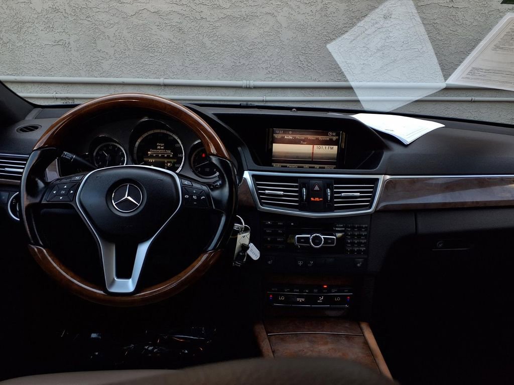 Used 2013 Mercedes-Benz E 350 Sedan image 18