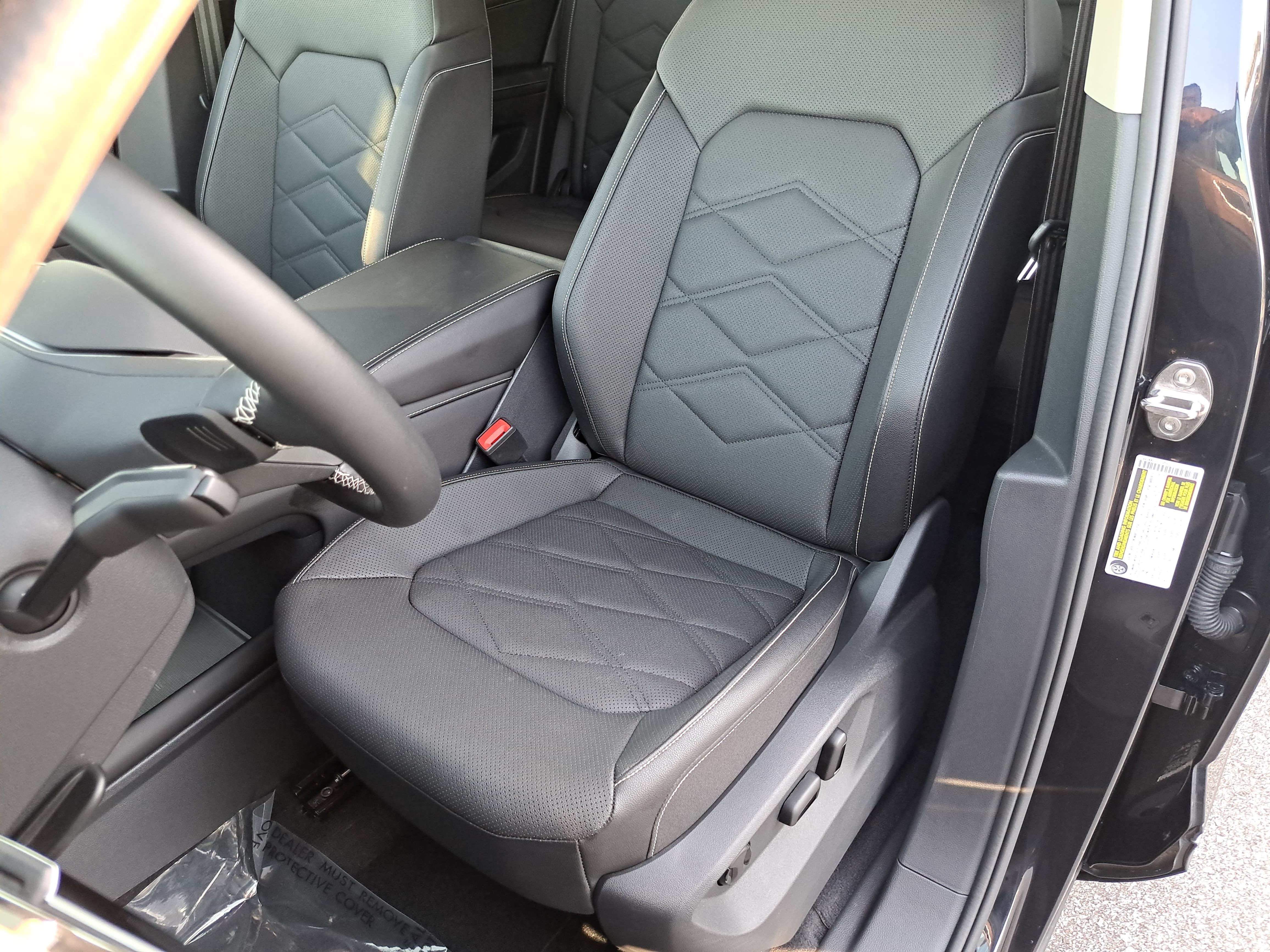 Certified 2026 Volkswagen Atlas SE w/ Panoramic Sunroof Package FWD image 17
