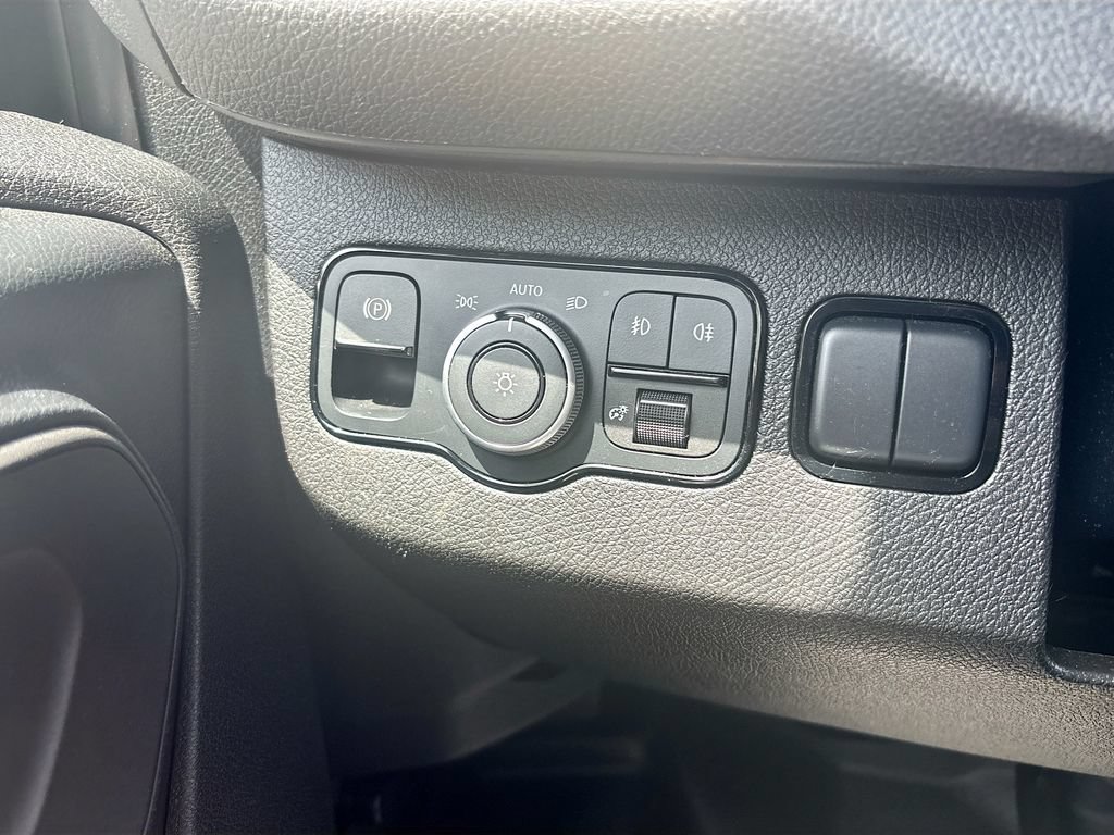 Used 2022 Mercedes-Benz Sprinter 2500 image 39