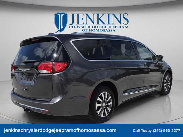 Used 2020 Chrysler Pacifica Touring-L Plus FWD image 5