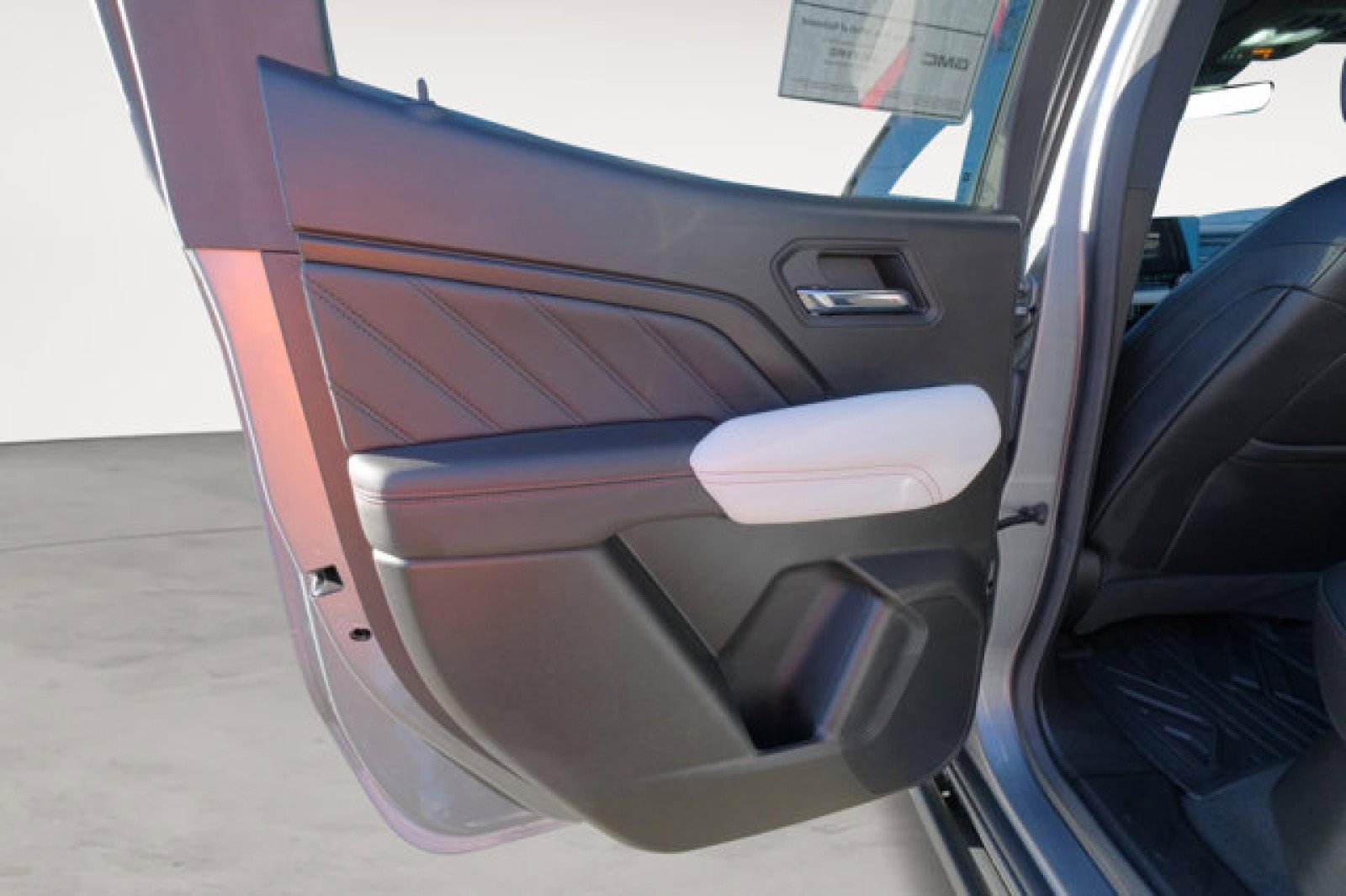 Used 2023 GMC Canyon AT4X image 13