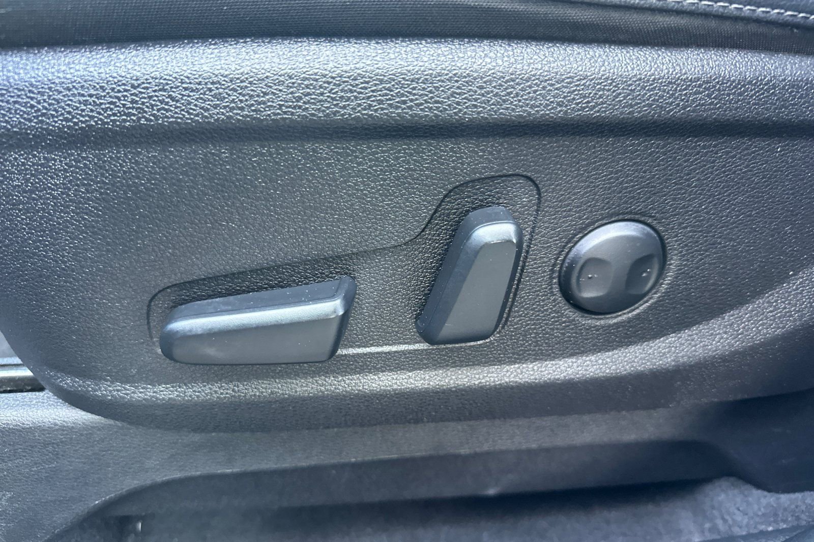 Used 2024 Kia Telluride EX image 14