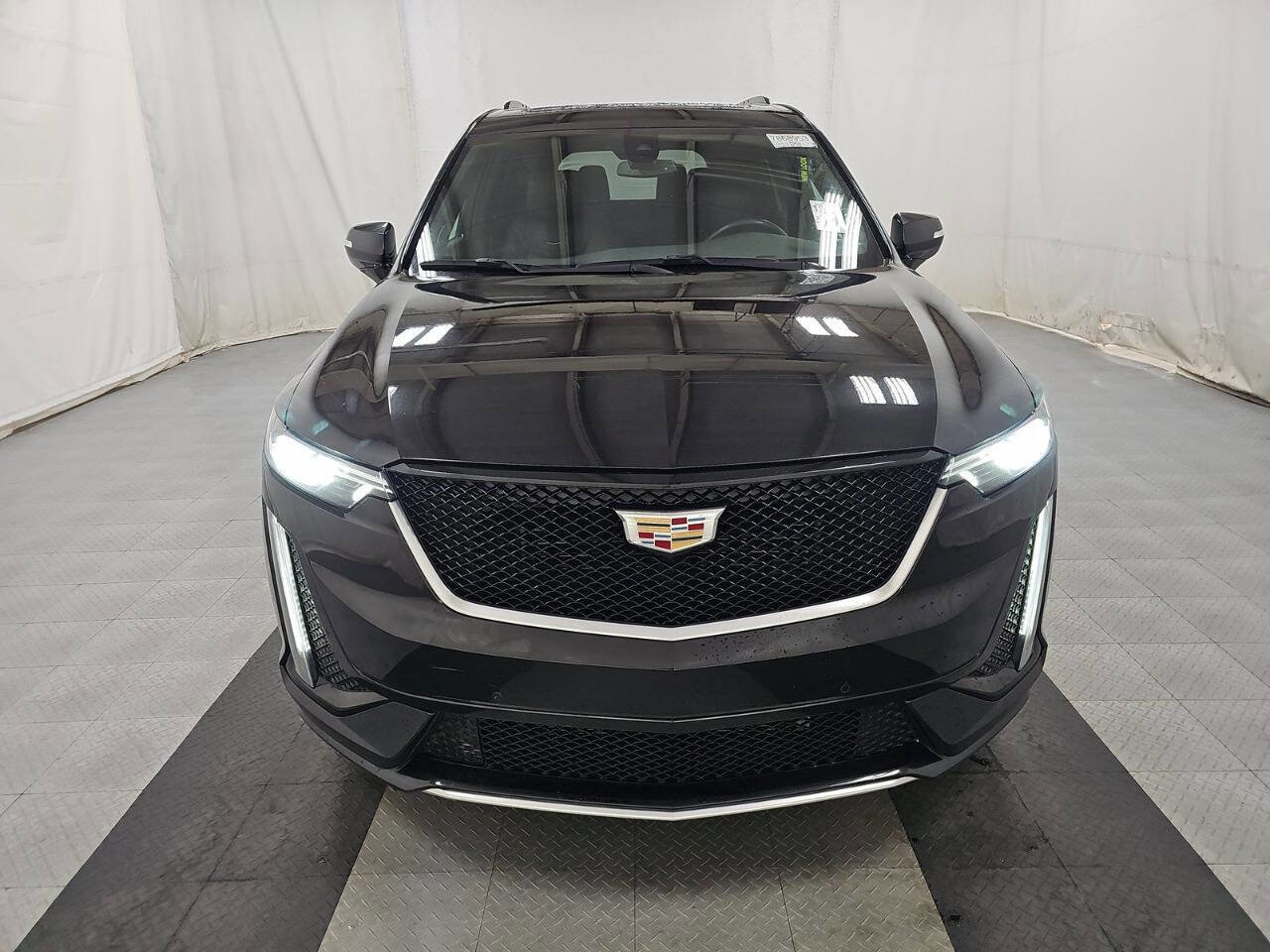 Used 2023 Cadillac XT6 Sport image 2