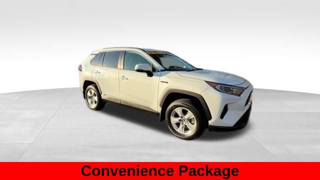 Used 2021 Toyota RAV4 XLE w/ Convenience Package image 9