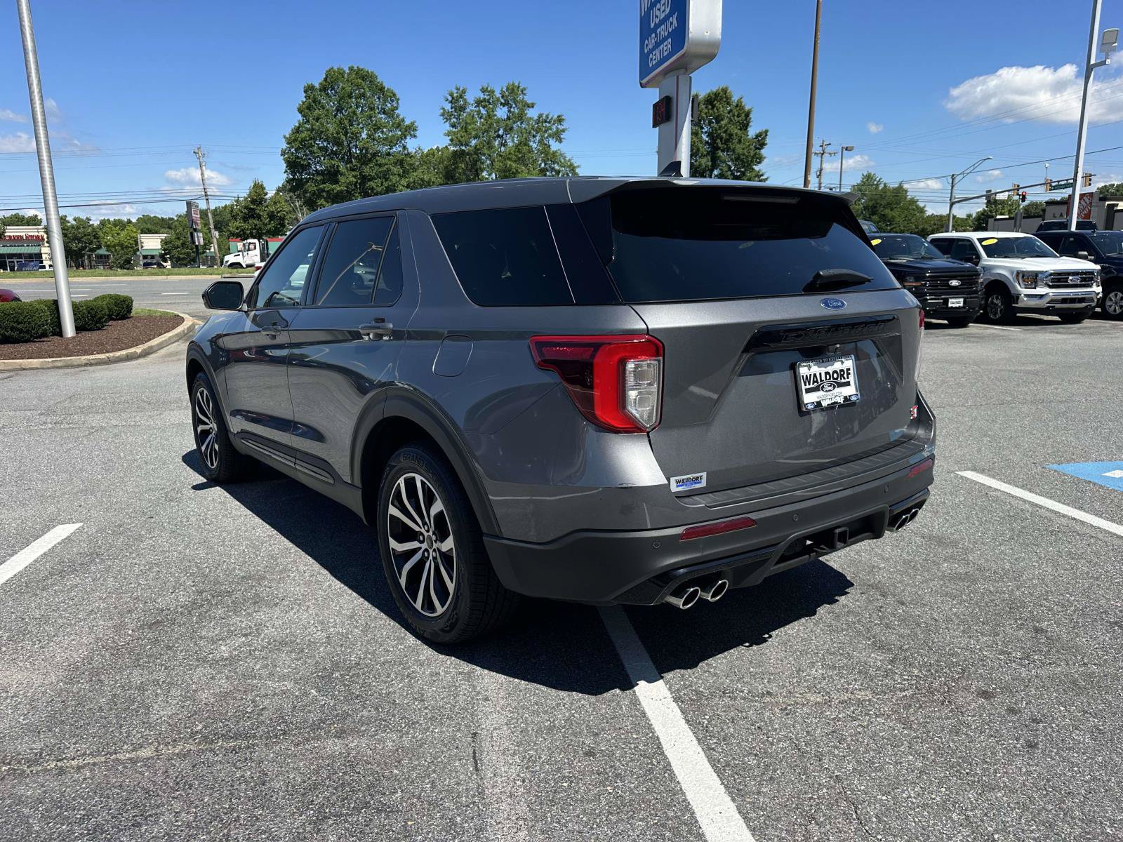 Used 2022 Ford Explorer ST AWD/4WD image 4