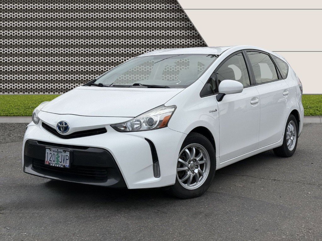 Used 2016 Toyota Prius V Three image 3