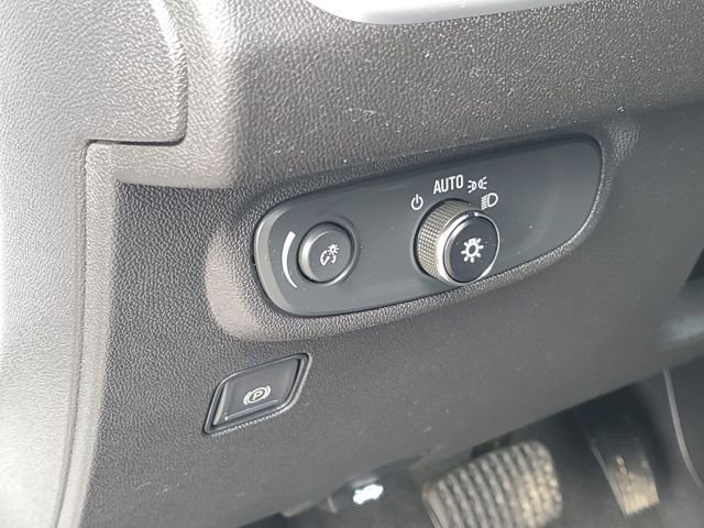 Used 2024 GMC Terrain SLE image 9