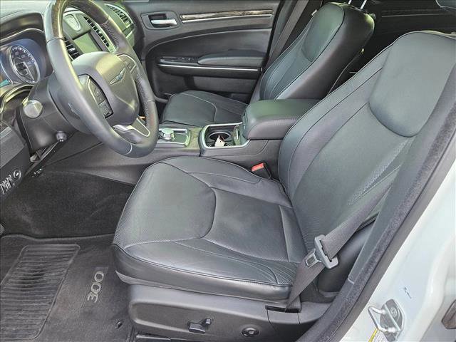 Used 2015 Chrysler 300 C w/ Harman/Kardon Audio Group image 14