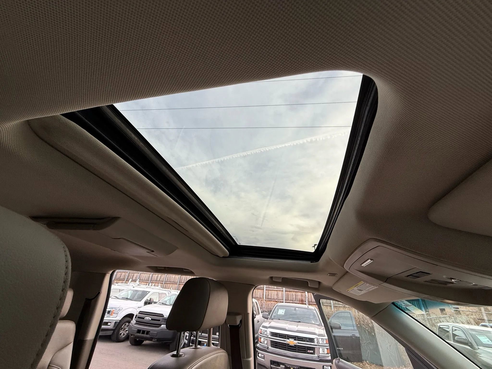 Used 2017 GMC Yukon XL SLT w/ Open Road Package image 43