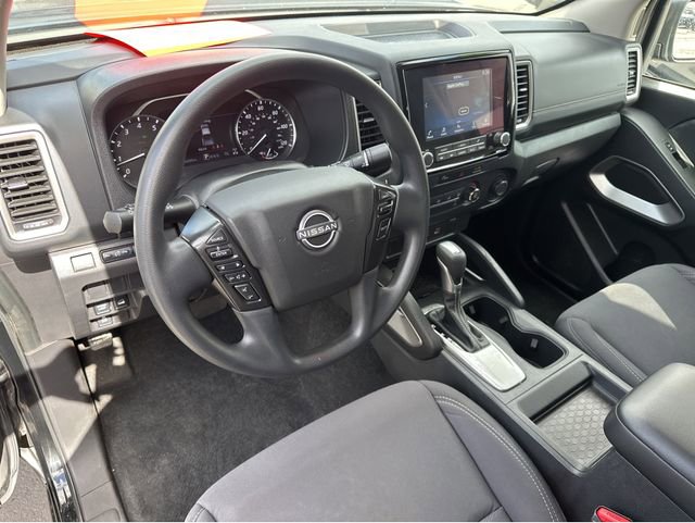 Used 2023 Nissan Frontier SV image 8