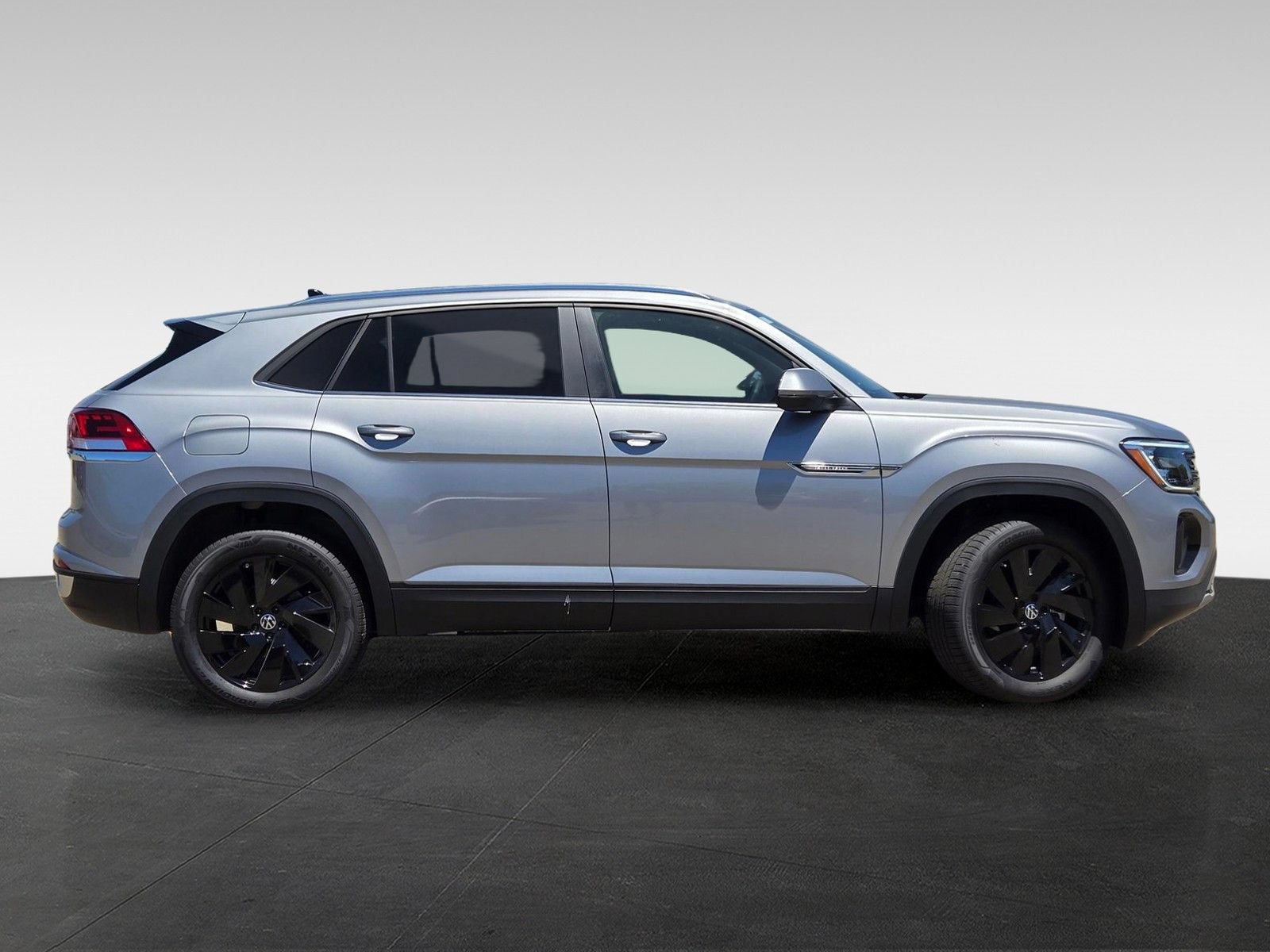New 2026 Volkswagen Atlas Cross Sport SE FWD image 3