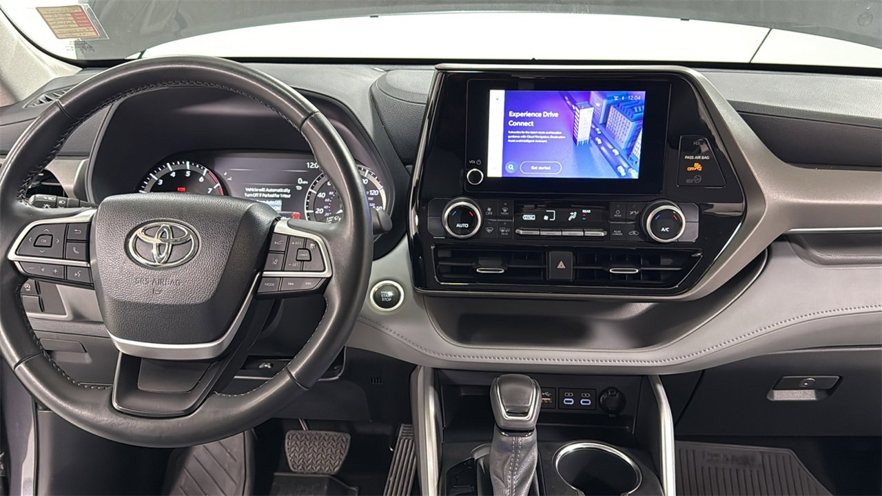 Certified 2024 Toyota Highlander LE image 9