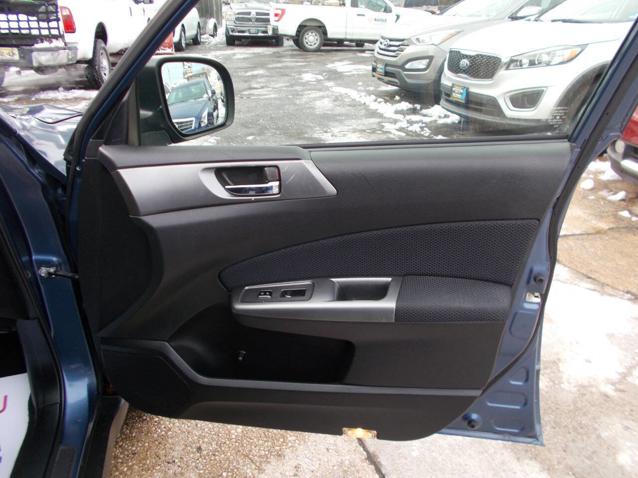 Used 2012 Subaru Forester 2.5X Premium w/ All-Weather Pkg image 19