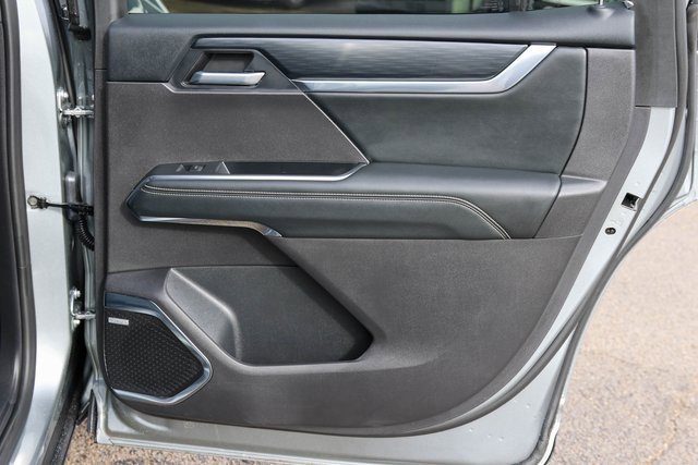 Used 2025 GMC Acadia Elevation image 18