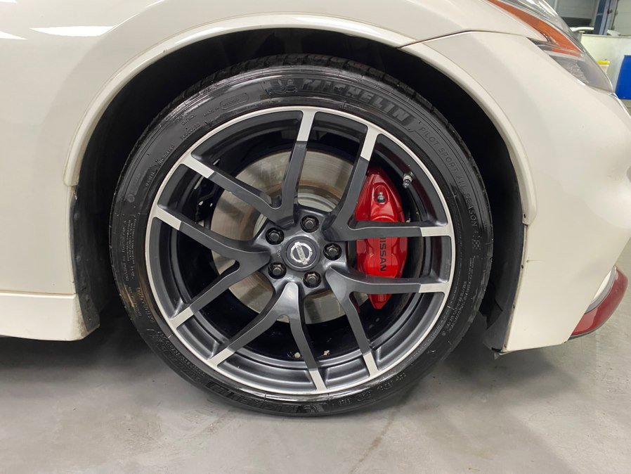 Used 2016 Nissan 370Z NISMO RWD image 16