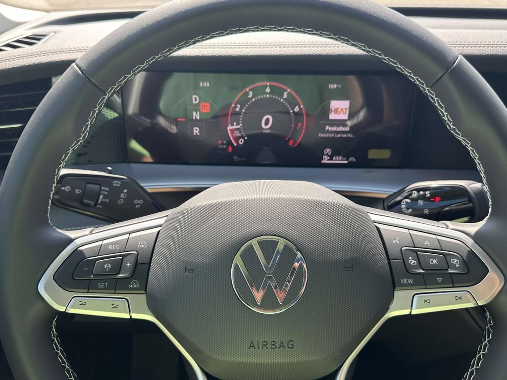 New 2026 Volkswagen Tiguan SE AWD/4WD image 16