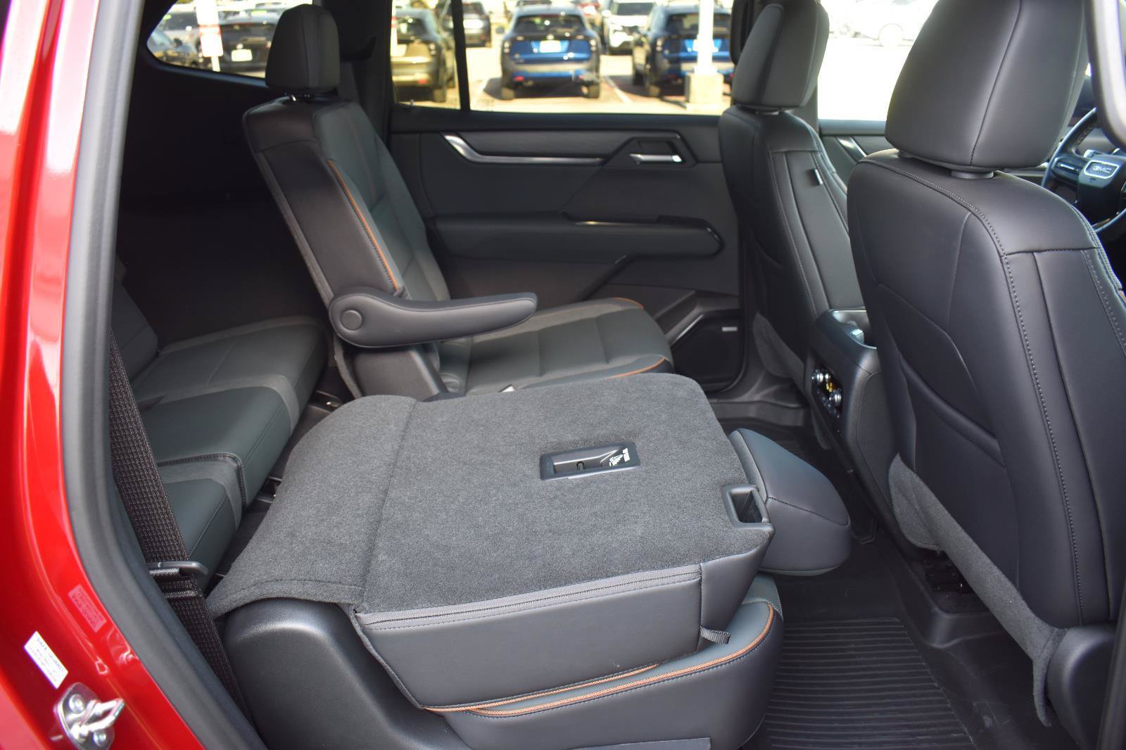Used 2026 GMC Acadia AT4 w/ Luxury Package AWD/4WD image 74