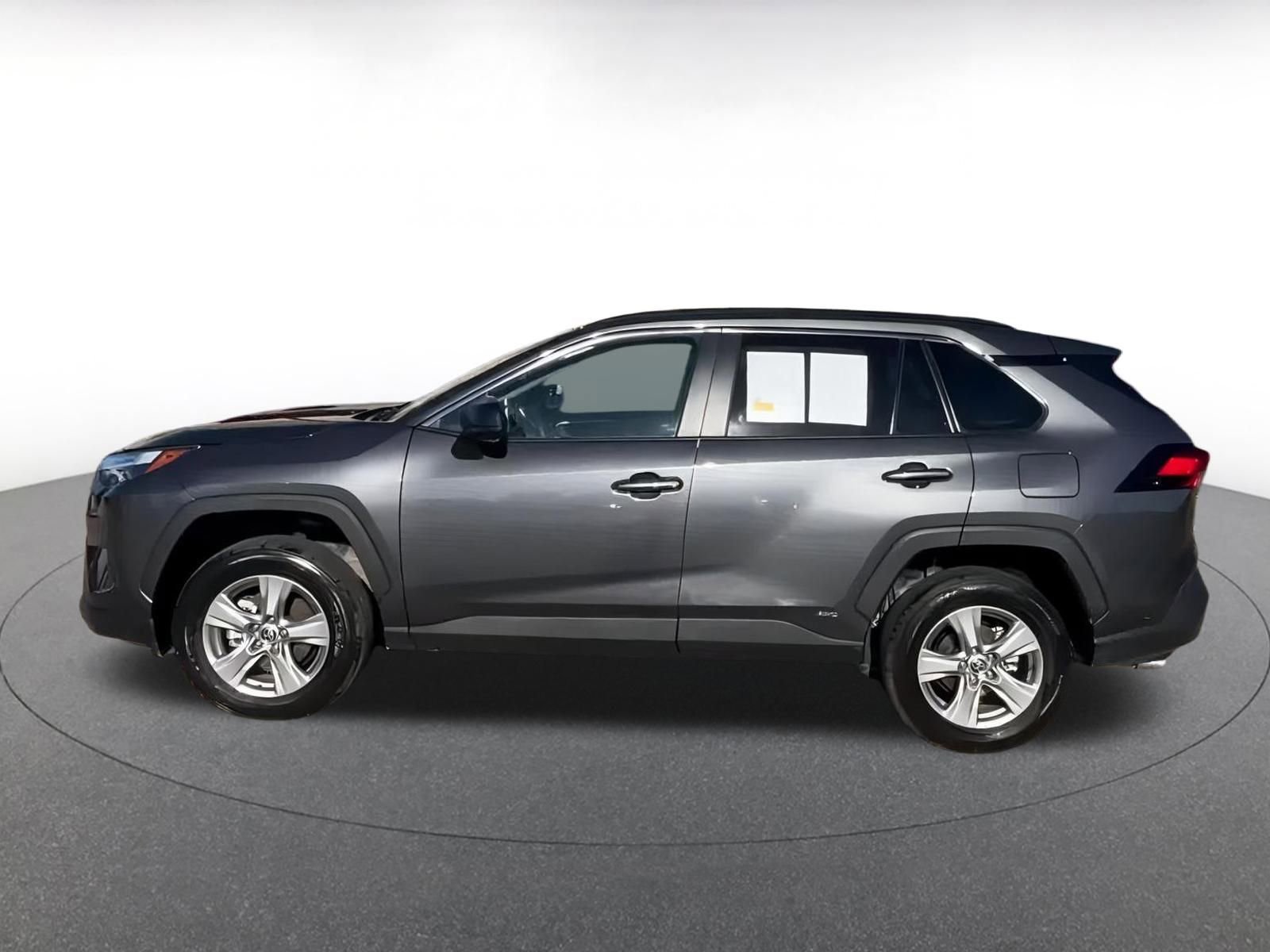 Used 2025 Toyota RAV4 LE image 9