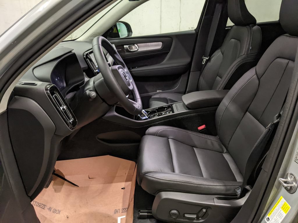 New 2026 Volvo XC40 B5 Ultra w/ Protection Package Premier AWD/4WD image 11