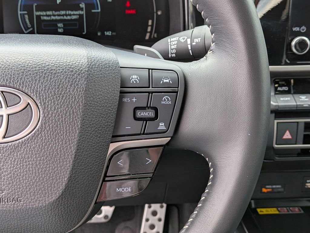 Used 2025 Toyota Camry SE image 20