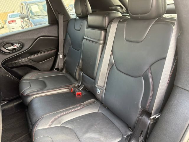 Used 2014 Jeep Cherokee Trailhawk w/ Comfort/Convenience Group AWD/4WD image 19