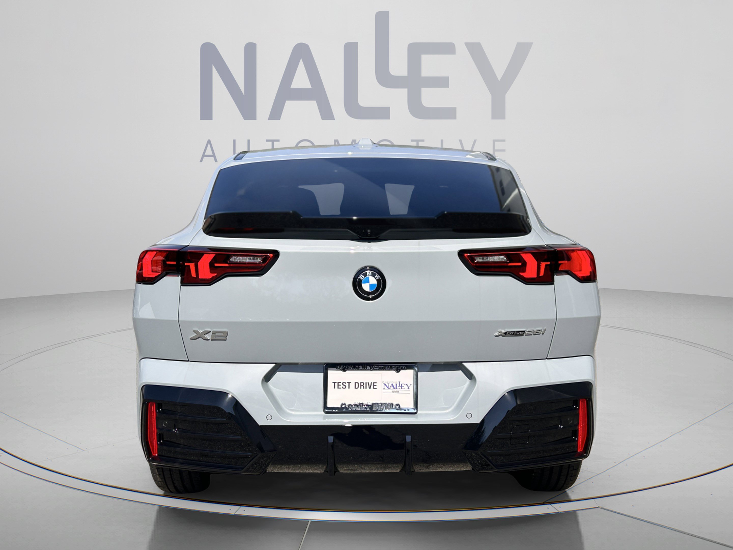 Used 2026 BMW X2 xDrive28i w/ Technology Package AWD/4WD image 3