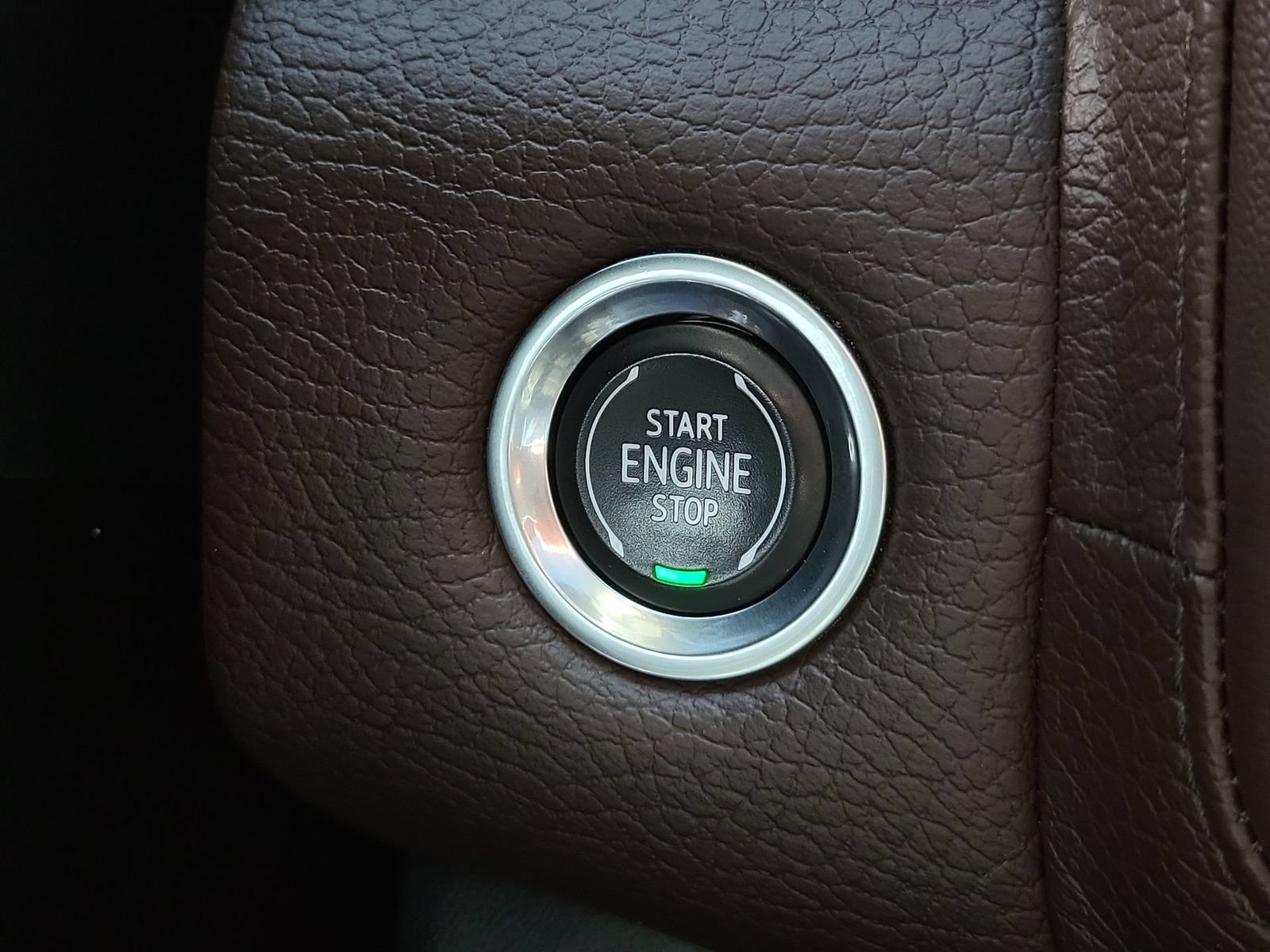 Used 2021 GMC Yukon Denali w/ Denali Premium Package RWD image 17