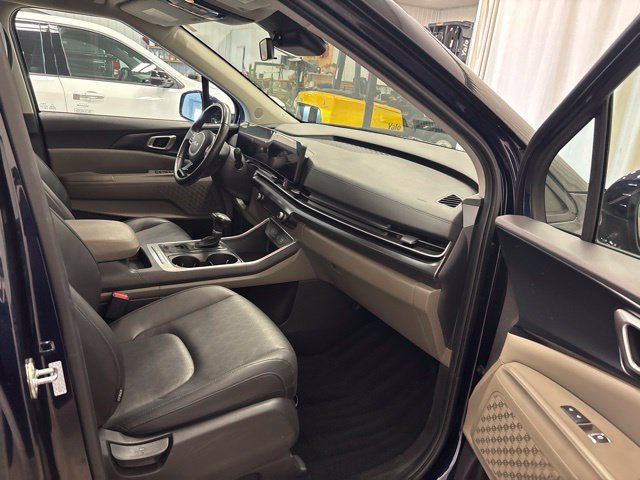 Used 2026 Kia Carnival FWD image 11