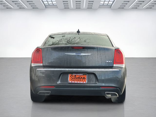 Used 2019 Chrysler 300 Limited RWD image 6