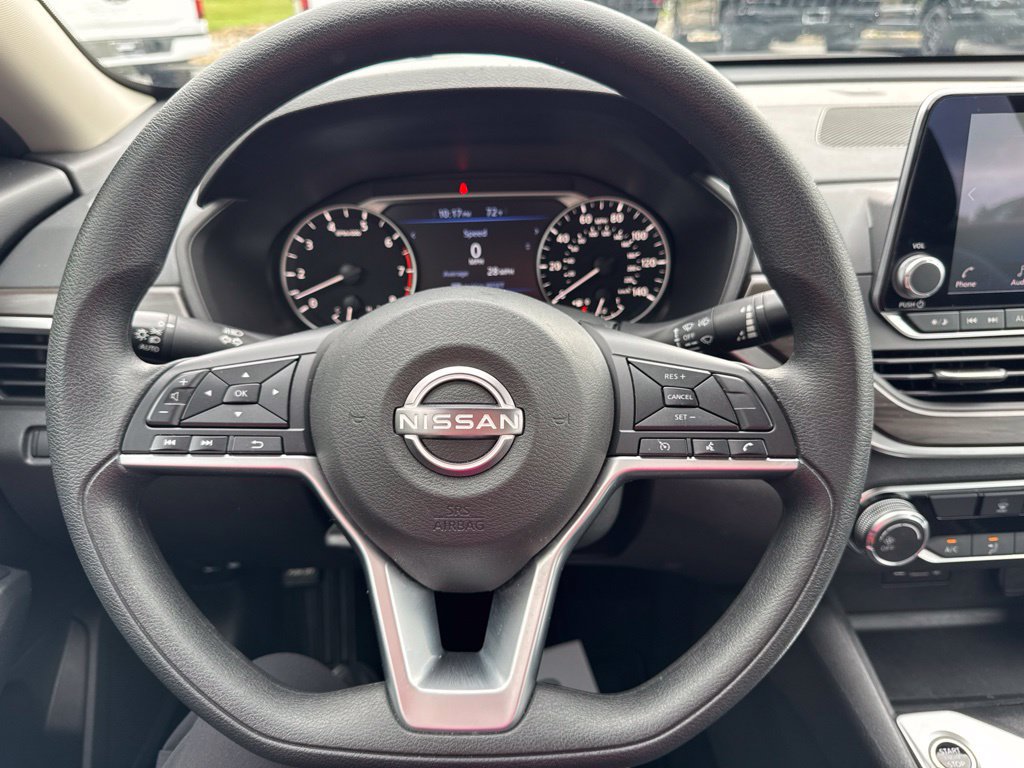 Used 2025 Nissan Altima 2.5 SV FWD image 15