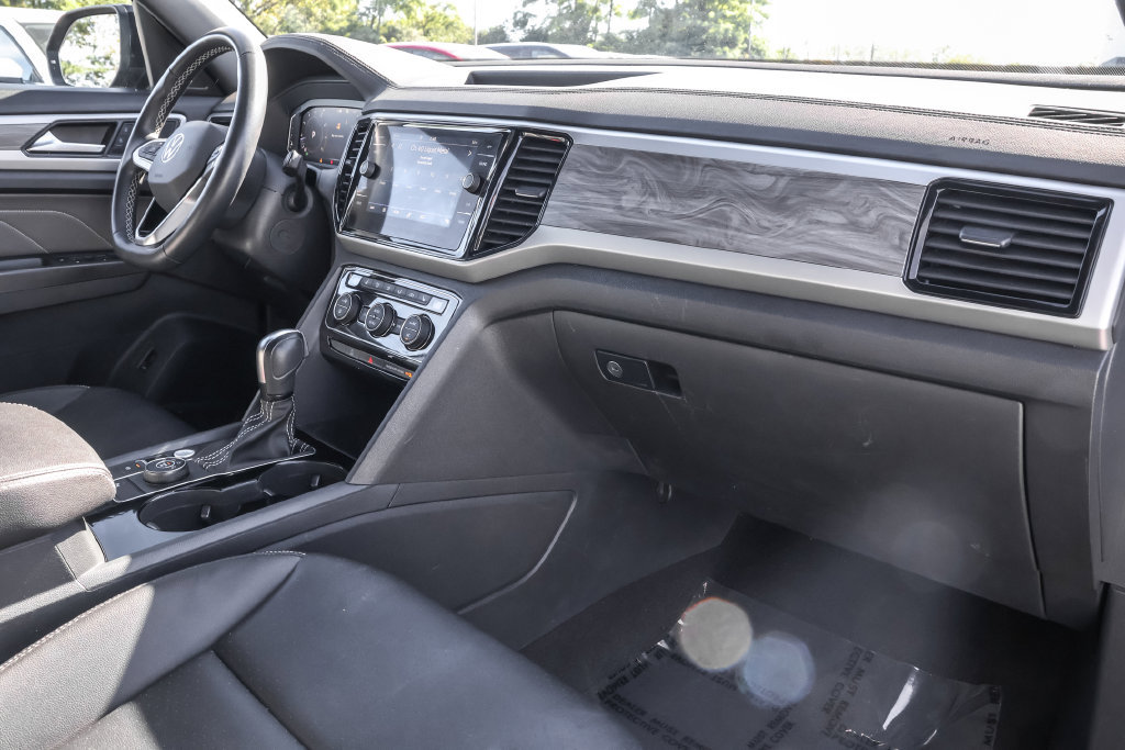 Certified 2023 Volkswagen Atlas Cross Sport SE w/ Panoramic Sunroof Package AWD/4WD image 36