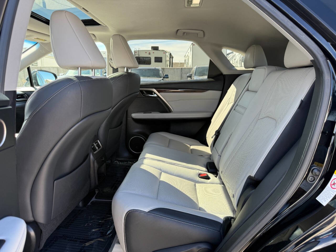 Used 2017 Lexus RX 350 Base AWD 4dr SUV w/ Premium Package image 17