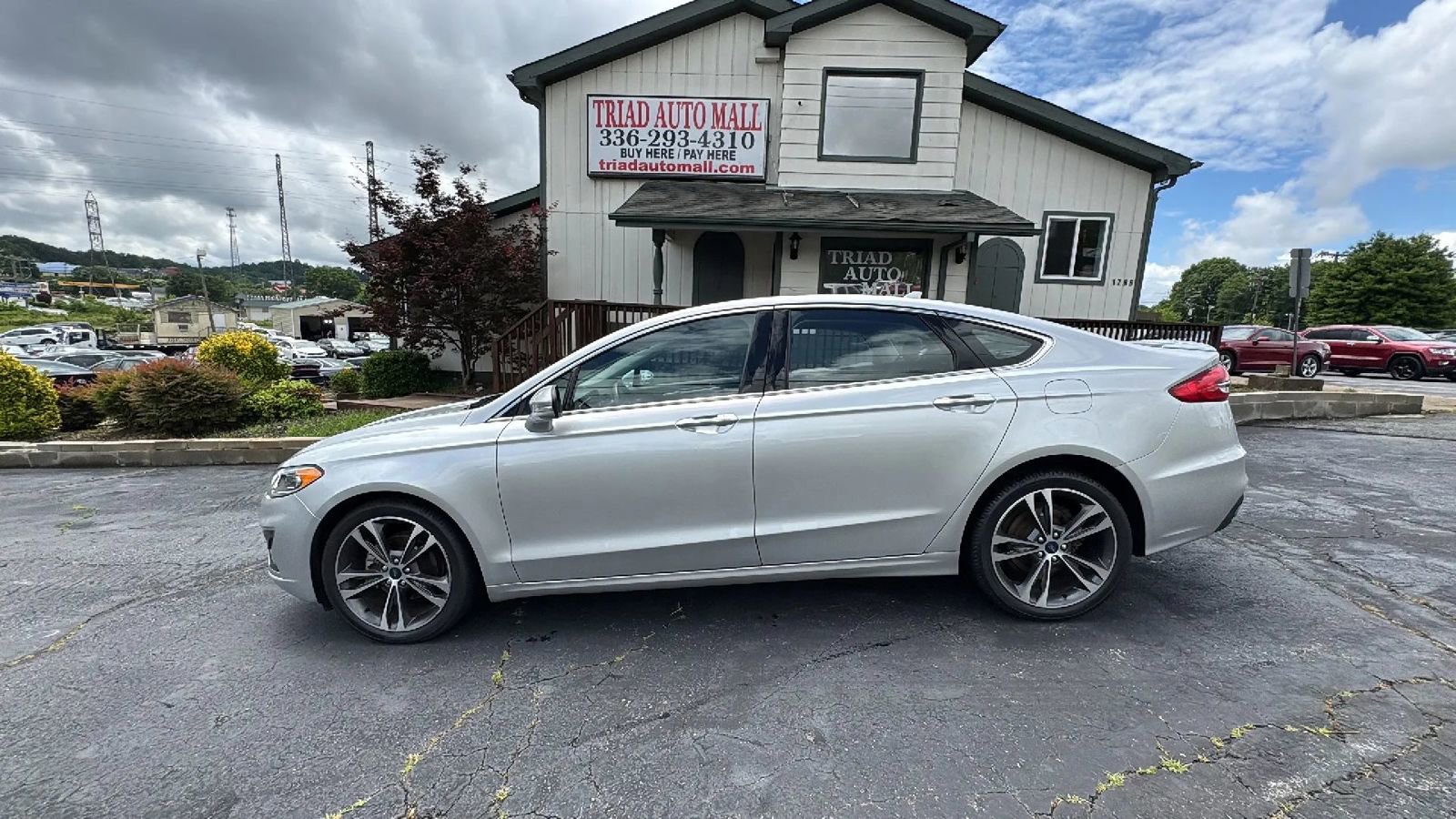 Used 2019 Ford Fusion Titanium image 8