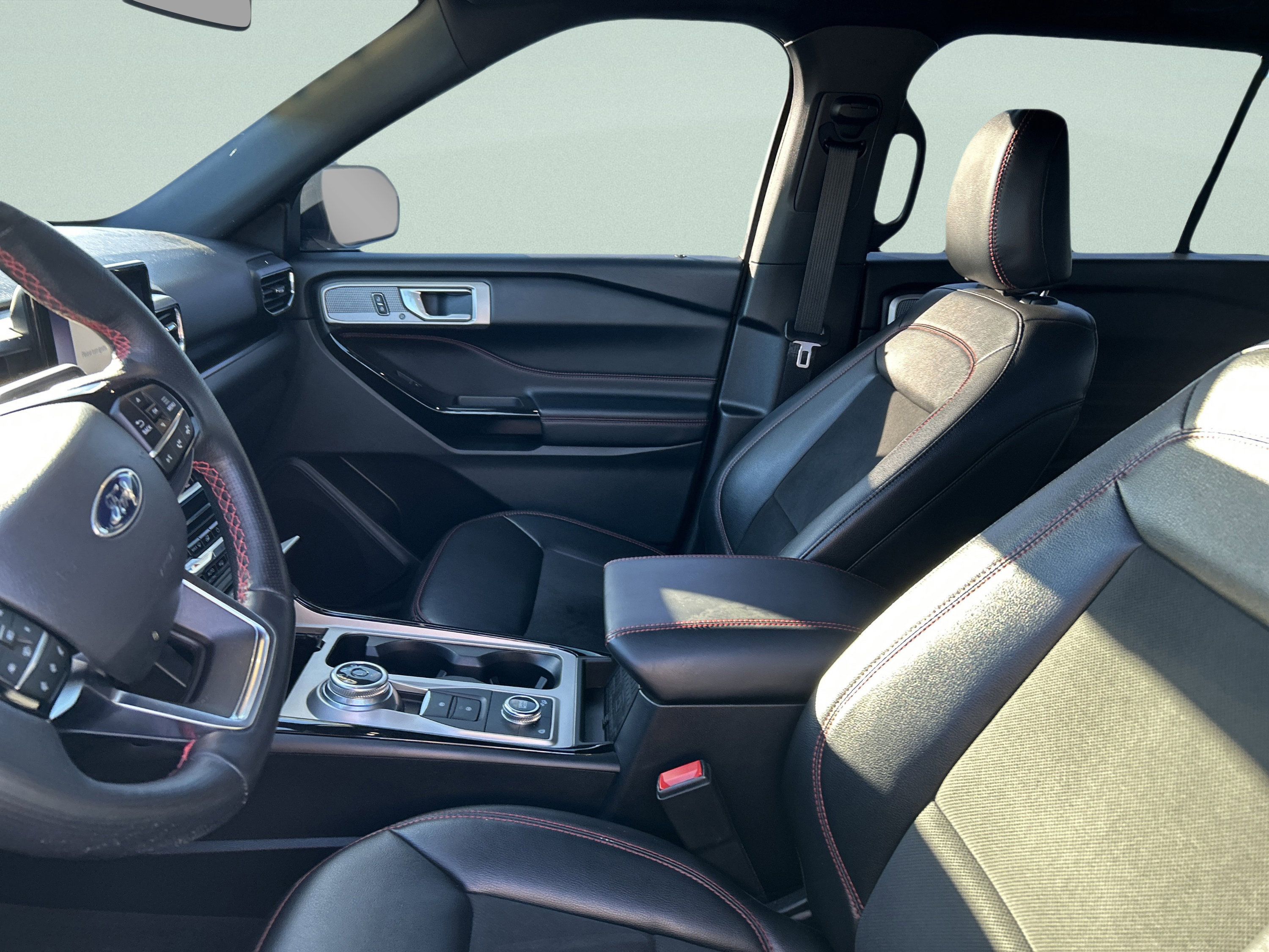 Used 2022 Ford Explorer ST-Line w/ Class IV Trailer Tow Package image 21