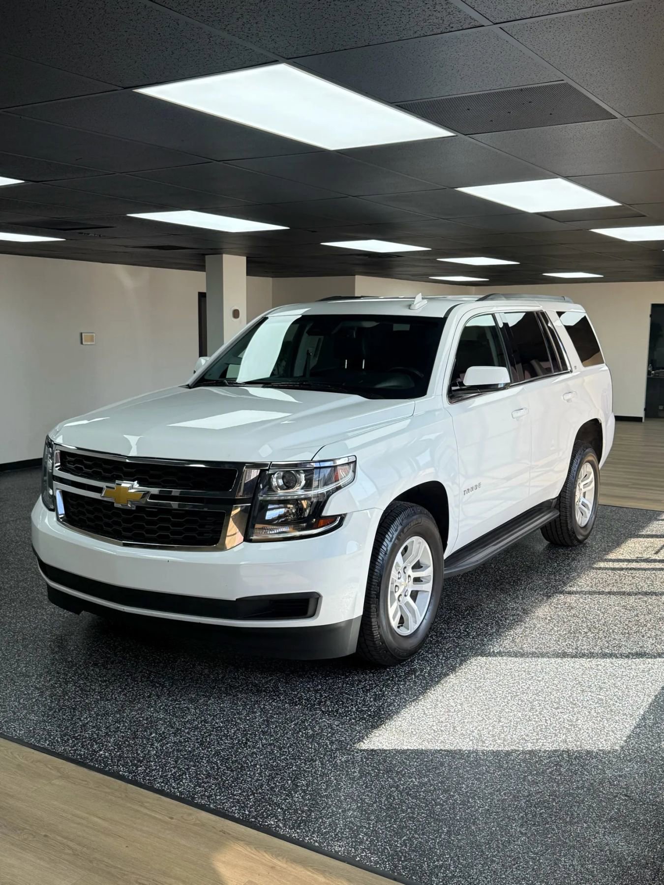 Used 2018 Chevrolet Tahoe LT image 2